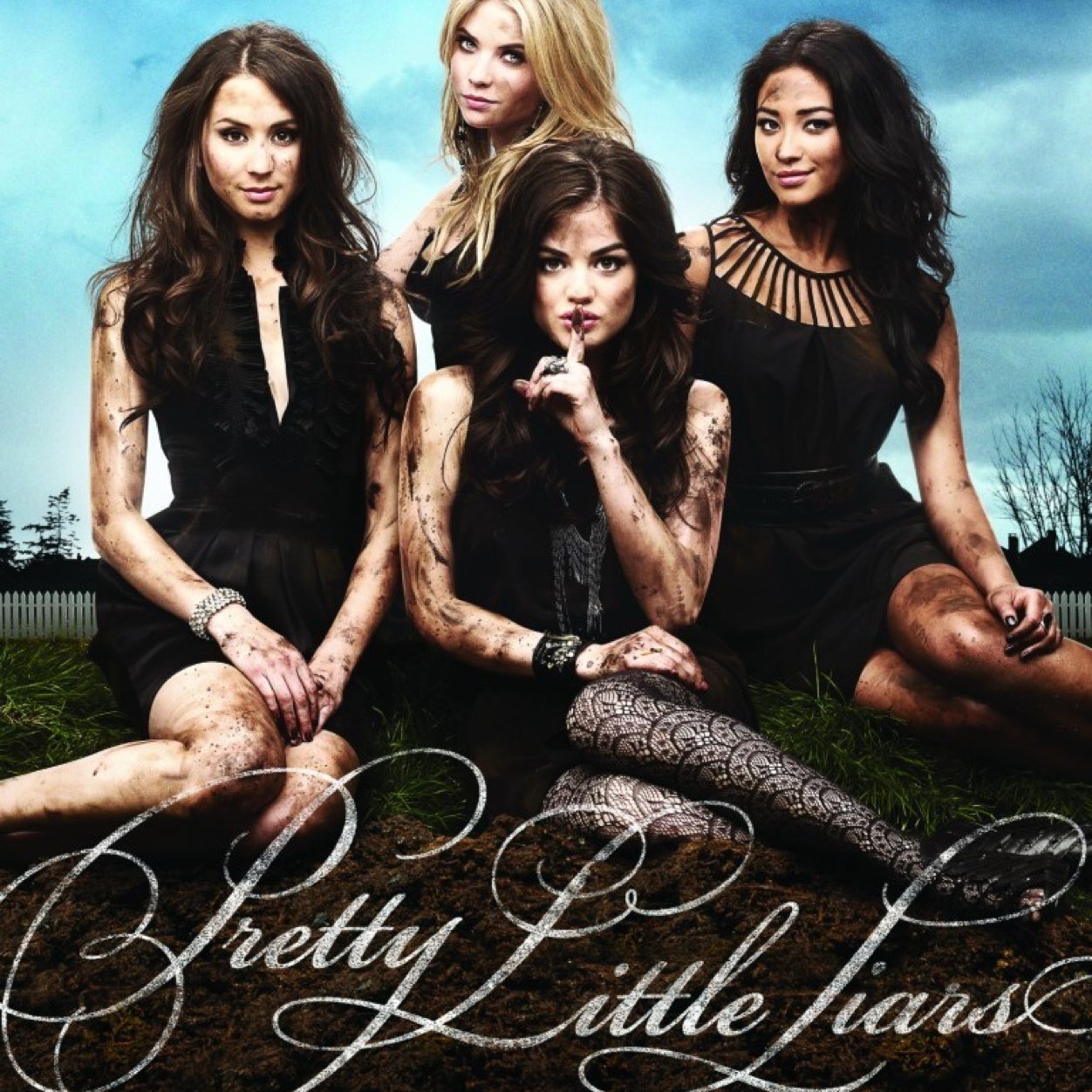 Pretty little liars fan page, post new information and pictures! Also I post throw backs and memories!