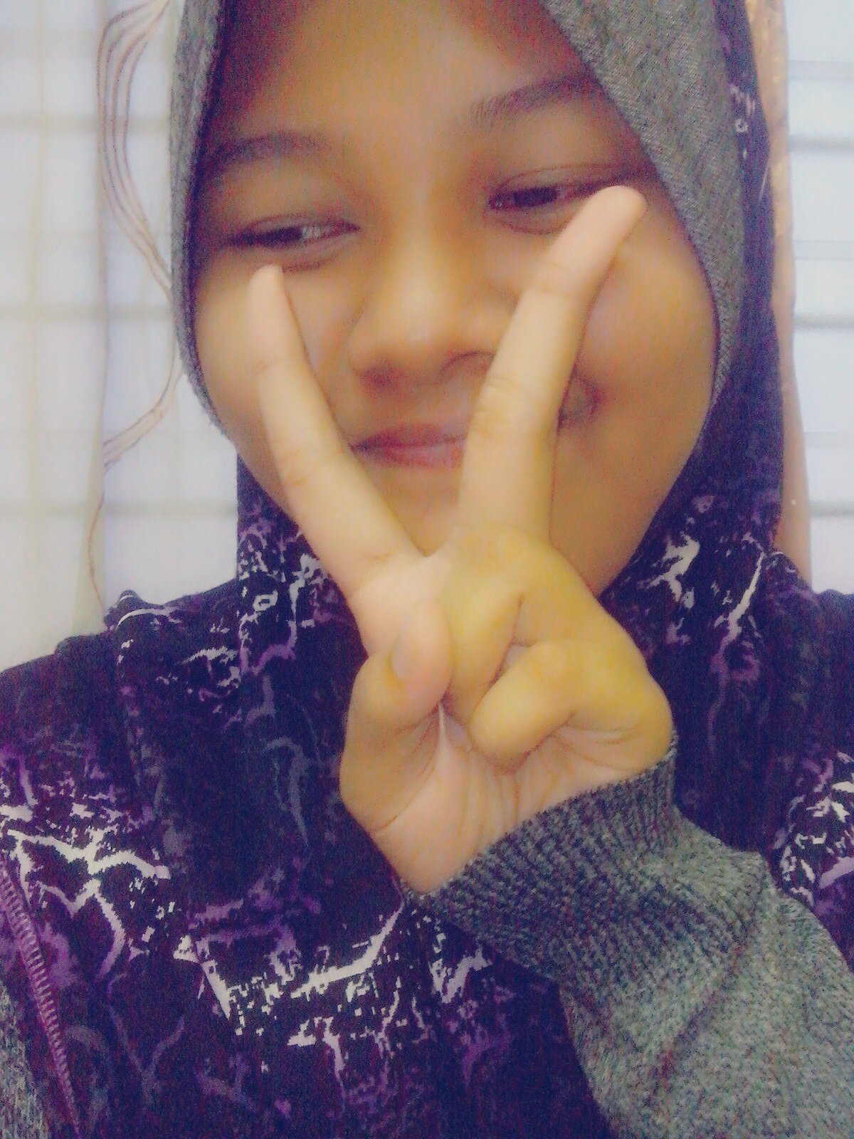 Hannah Humaira Zainal , 14 (2014) , Kuala Lumpur , SmkP .. Still Single :)) 
KEEP CALM AND LOVE ALLAH AND RASUL ..