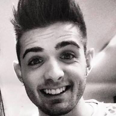 7 miliardi di sorrisi, ma il suo è il mio preferito. || moreno rt (+5).