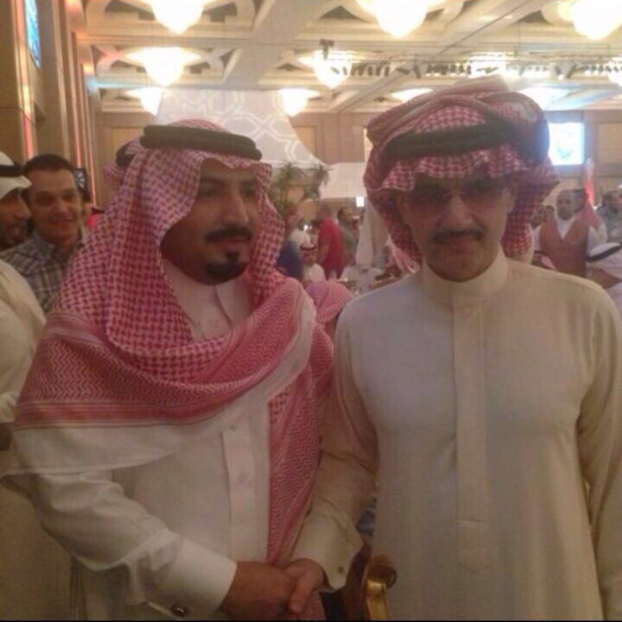 بكالوريوس في الادارة العامه ( التنظيم والتطوير الإدراي ) ، الرئيس التنفيذي لشركة عالم المملكة 📑📊