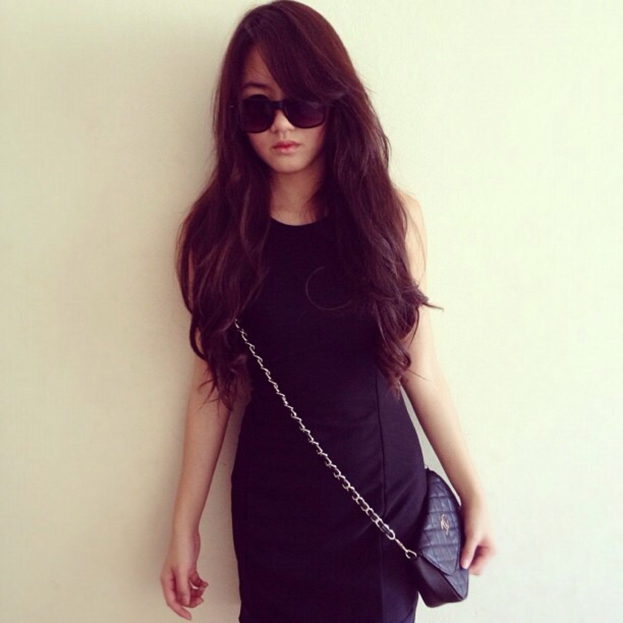 Love and hope to be happy.❤️

Like CL.2NE1 
 
  I'm Thai.I'm study and work at UK.
   
 I love Shopping. #Love #you #Chanel