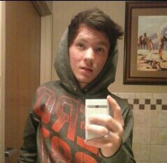 single 
lI've life easy 
follow for follow 
18