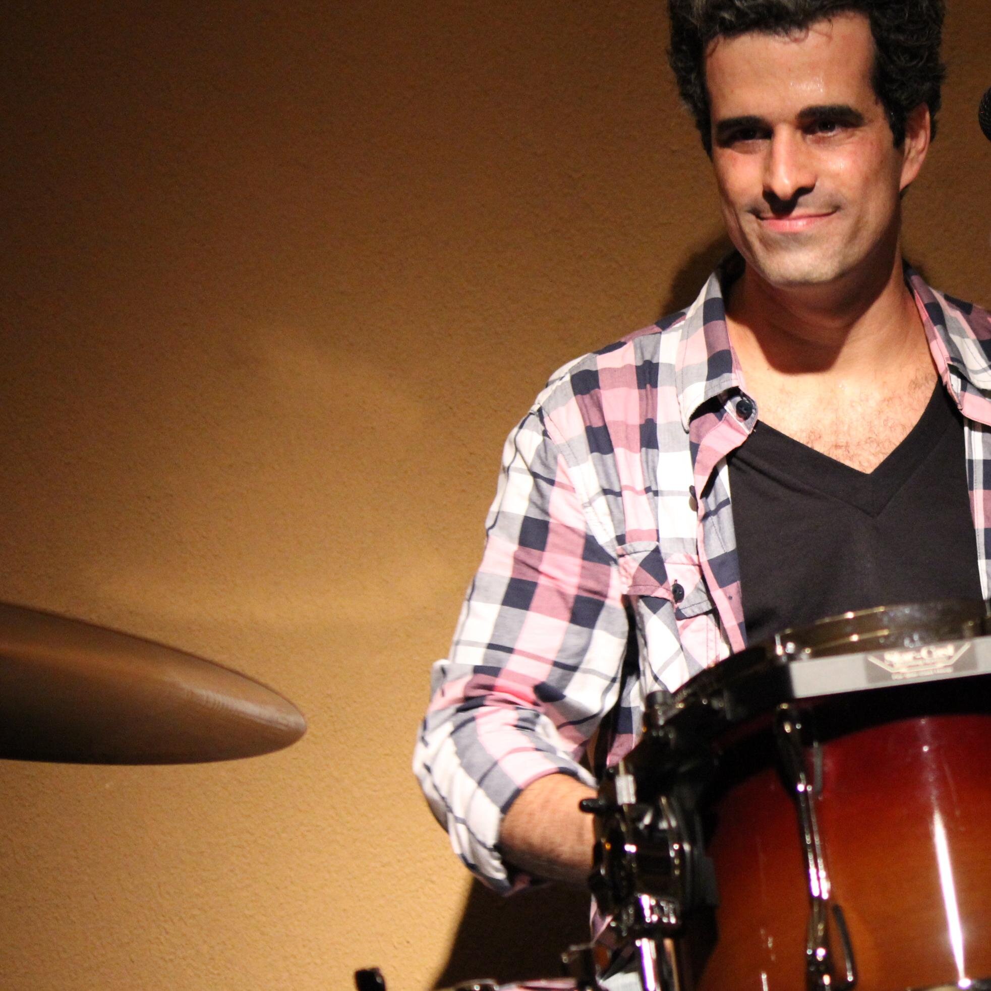 Musician, Drummer, Songwriter and Singer for Victor e o Gramofone. @victoreogramofone