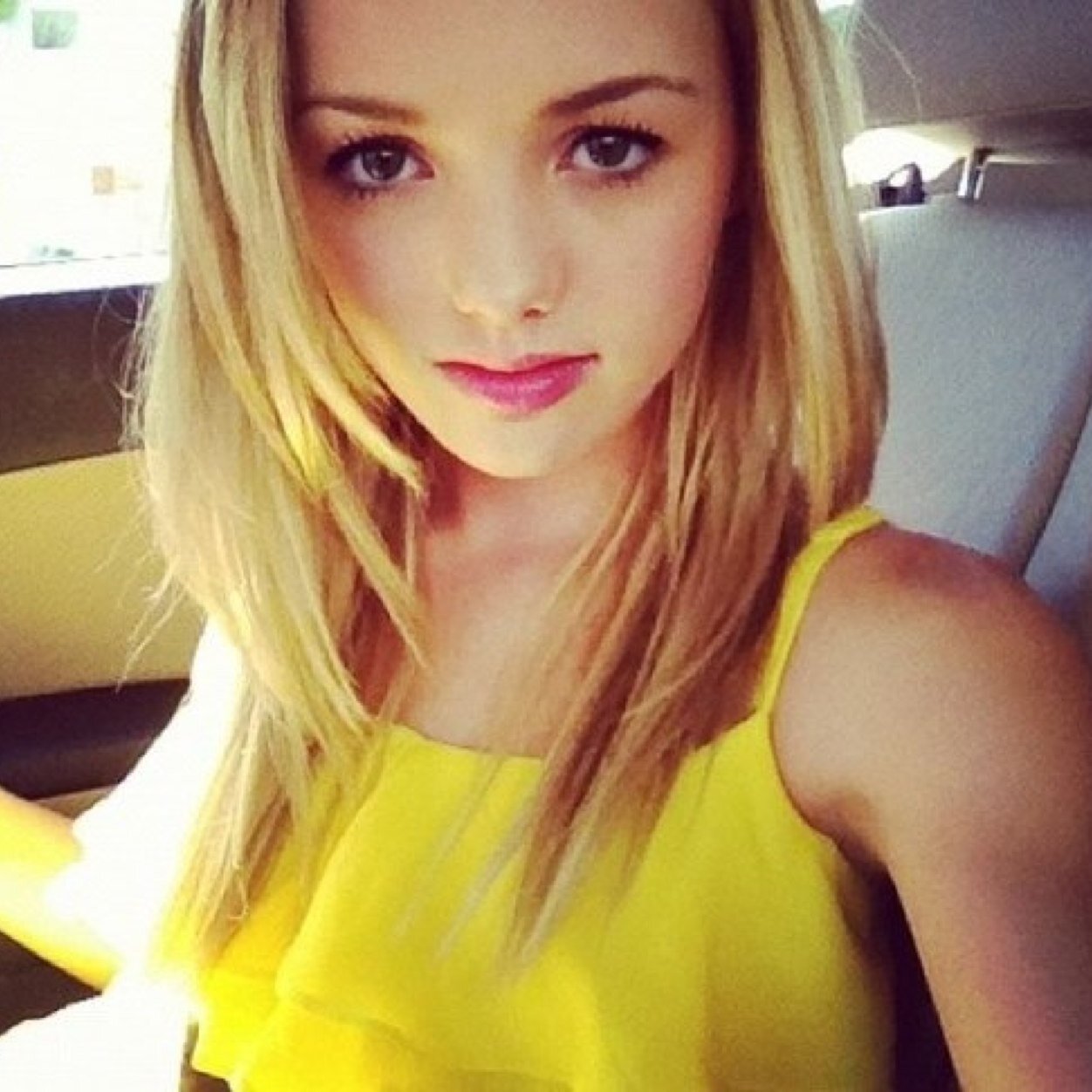Peyton list's twin (people I tweet about are my queens) @PeytonList