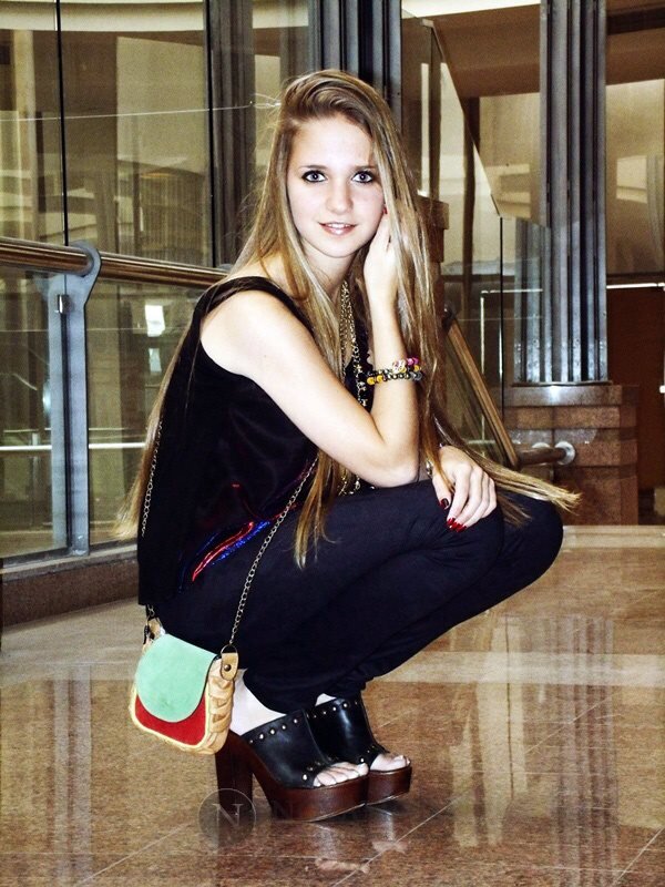 modela internacional.... francesa de corazon...