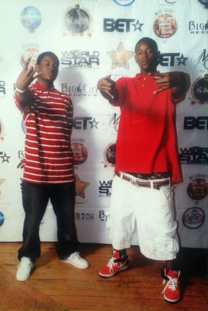 Hold up WE DEM BOYS!  #TEAMWANTSUMMORENIGGAA$$$ .. RIP BOOGIE .. RIP JUGG .. free my niggas!! its da MOBB bitch #816