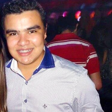 De Chapéu tapeado sigo meu rumo ♫