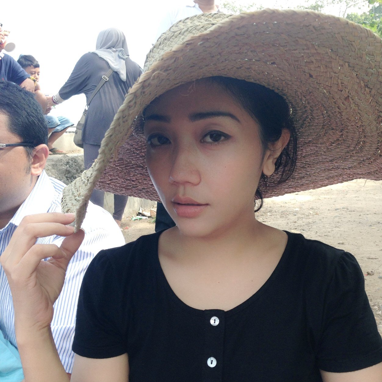 deraratih's profile picture. L E C T U R E R