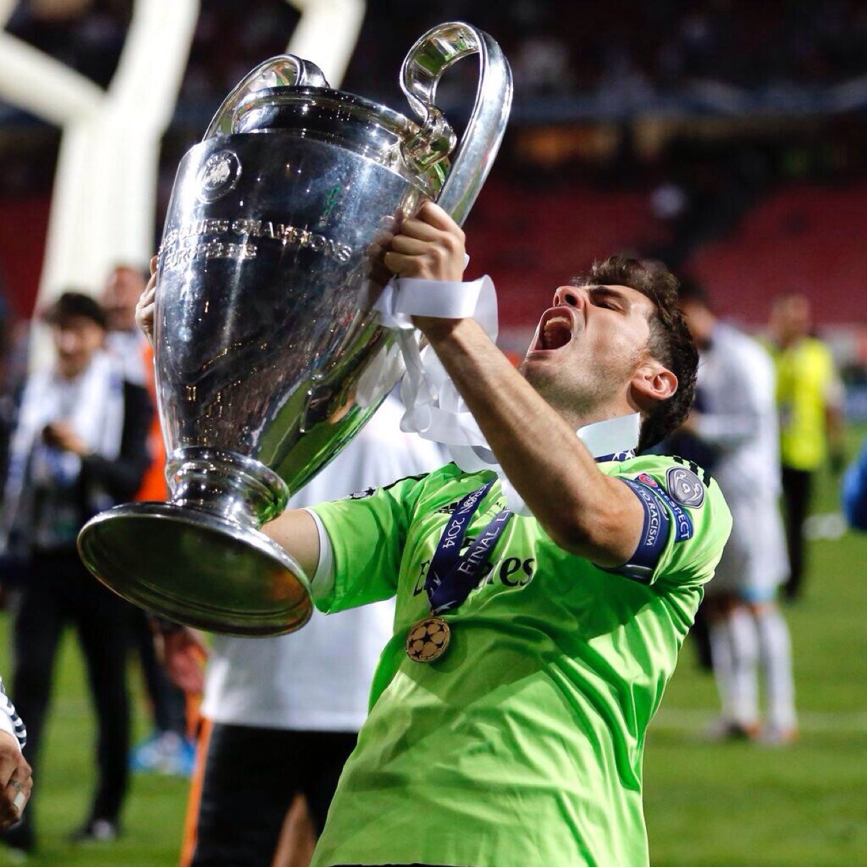 Club de fans de IKER CASILLAS, portero y capitán del Real Madrid y de la SE futbol. 9-4, 8-5, 9-5, 22-5, 2-6, 16-9, 10-10, 14-11, 31-12, 26-4, 21-5