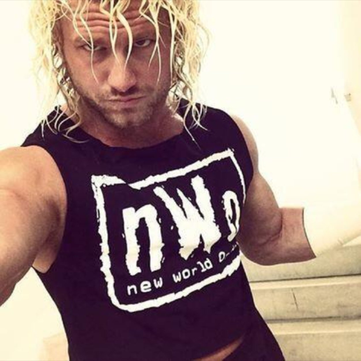 |RP|Single| Former World Heavyweight Champion, stand up comedian, and professional show OFF. The things I do can never be duplicated, just ask your girl.