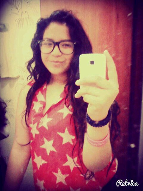 Sé que no finge ser alguien que no es , pero eso no te da el derecho de jugar con sus sentimientos ♥