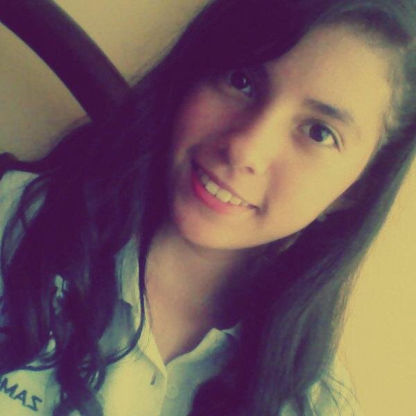 Hay sueños de los que no quisiéramos despertar y realidades que quisiéramos que fueran solo un sueño.  I am DIRECTIONER and LOVATIC