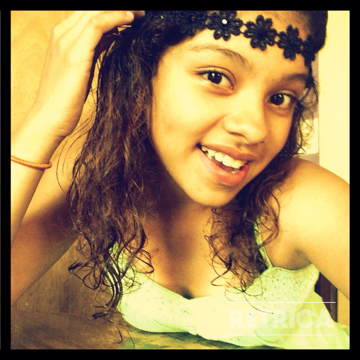 That girl is my bestfriend i love her so much
(i dont like you)