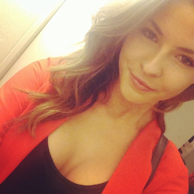 SelleyElly's profile picture. Instagram: ellyselley Snapchat: ellyselley_04