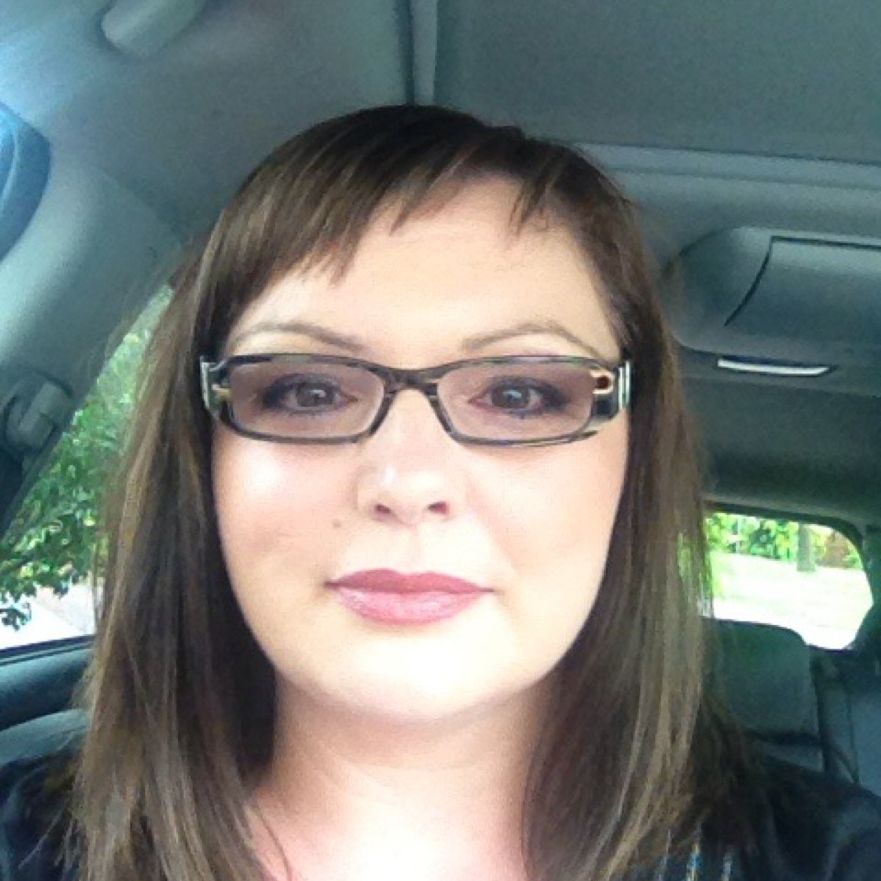 Jess - Mother, quilter, designer, gardener, fabric addict, lover of all things beautiful and owner of A Patchwork Quilt.