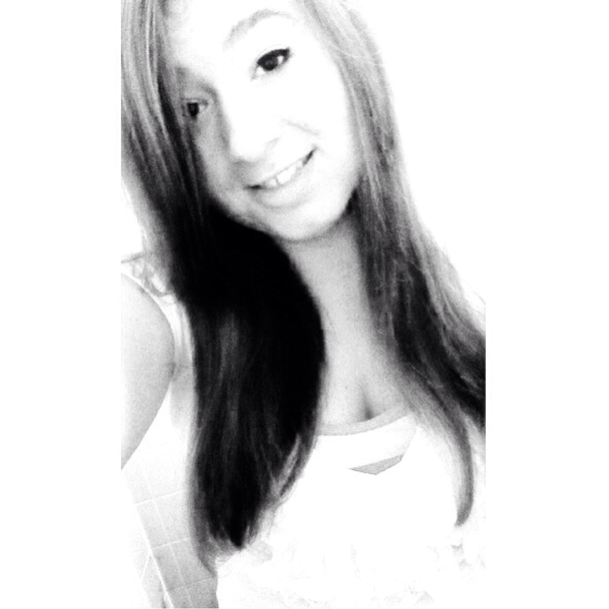 Frontier Middle, buffalo NY, 8th grade in a relationship,sunshine,@justinbieber♛ #frontierswag