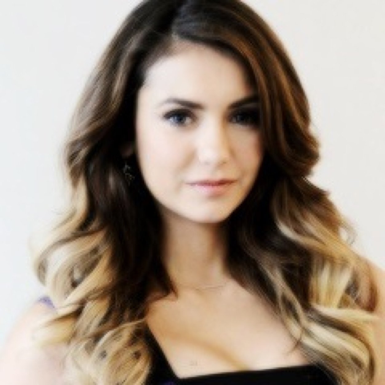 Nina Dobrev, 17 ans
