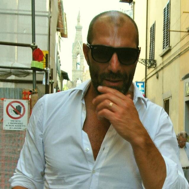 colaianto's profile picture. due figli adolescenti libri scacchi politica tra i miei interessi 
non è sempre facile dire la verità specialmente quando si deve essere brevi  
Sigmund Freud