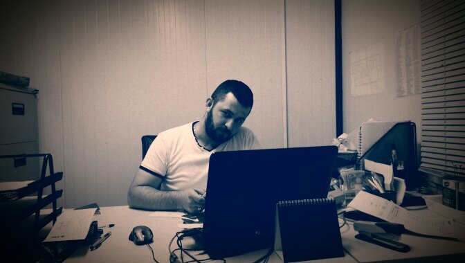 yusuferdogan54's profile picture. elinde bulunan tek materyal keser ise çivi çakmak kaçınılmazdır