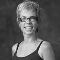 Urban ecologist studying ecological gentrification and vulnerabilities.