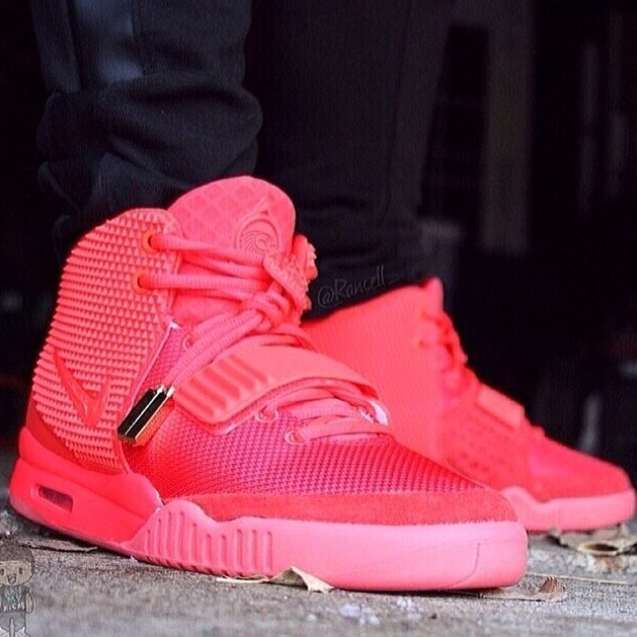 Sell and trade your shoes here. Kik: theshoeplug or tshoeplug@yahoo.com your shoes along with your info. #theshoeplug