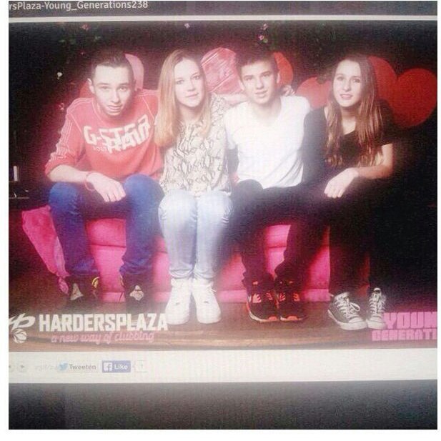 16 Jaar Woonplaats Hilversum en T Harde. Yannick is mijn beste maatje 33 x @Sassxlove insta: Jochem035_