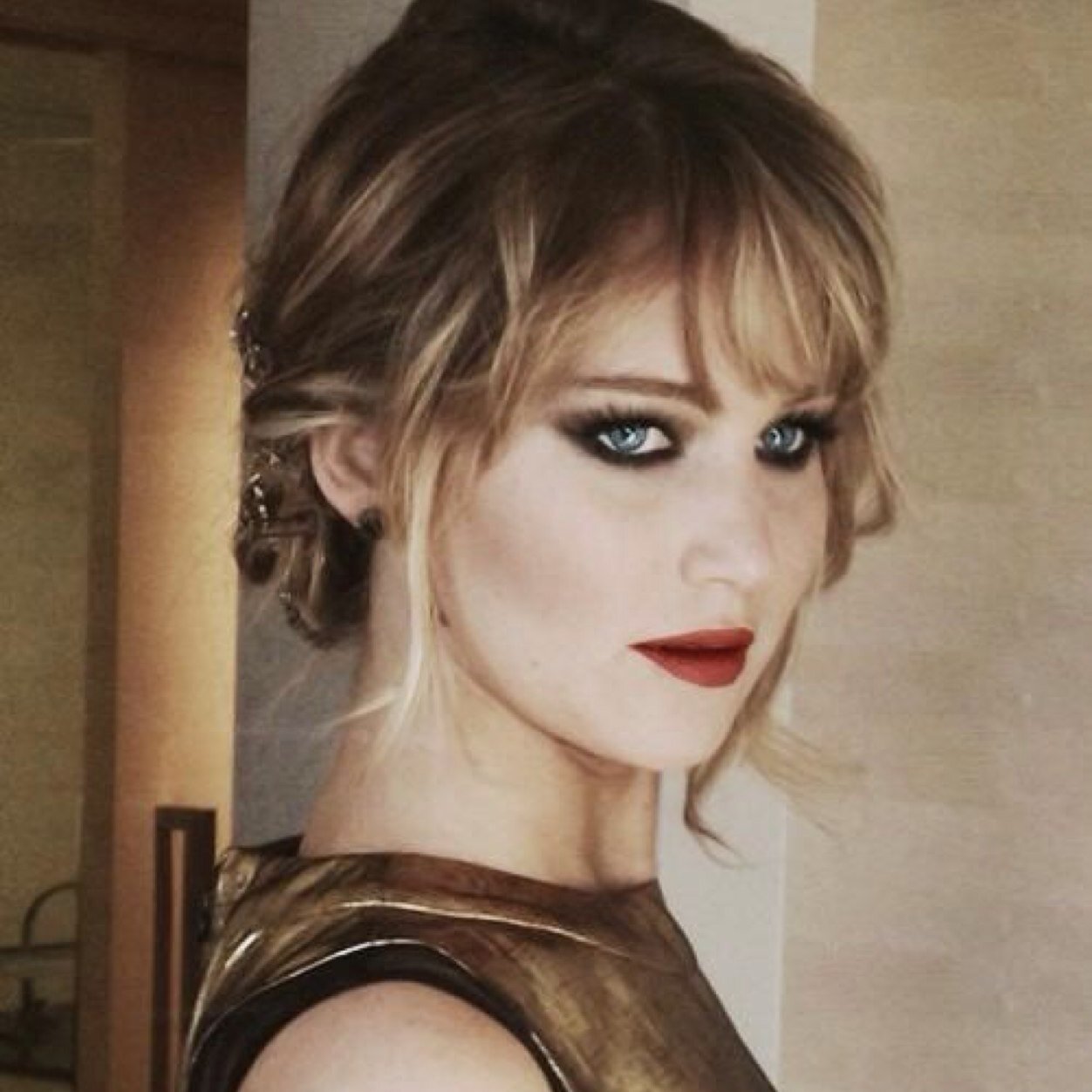 Mutant || Ability to shapeshift into anyone and also copy their voice || RP Account || After X-men DoFP ||