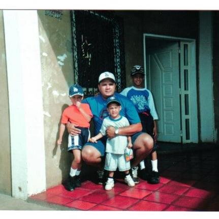 Hijo, hermano, padre, abuelo..
1ro Dios 2do la Familia 3ro Trabajo.
🏀💯🏀