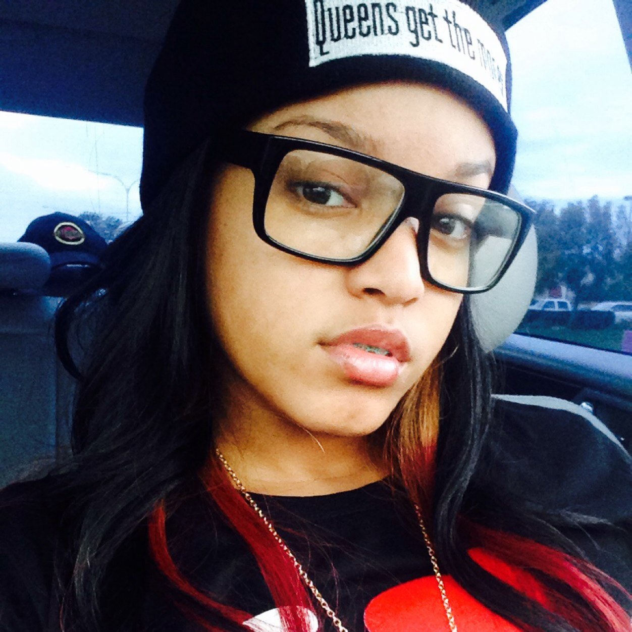 smart, lovely , & pretty &no time for bs.