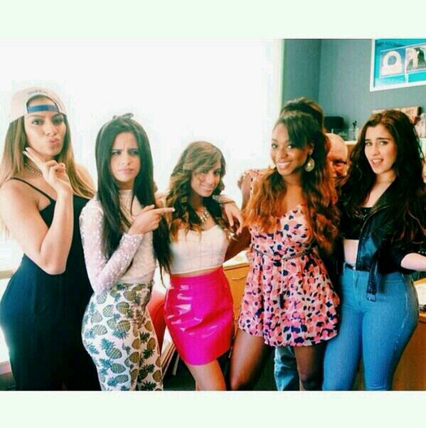 FOLLOW THIS ACC PLS @ilysmcamilaxX  I FOLLOW BCK I PROMISE :)