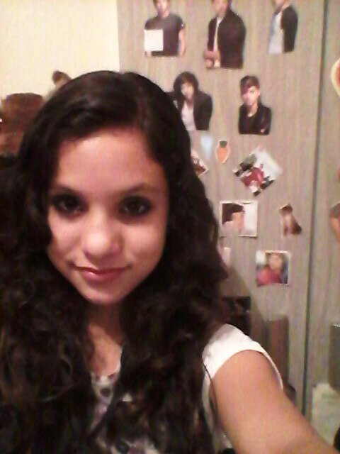 @Harry_Styles follow me please !!