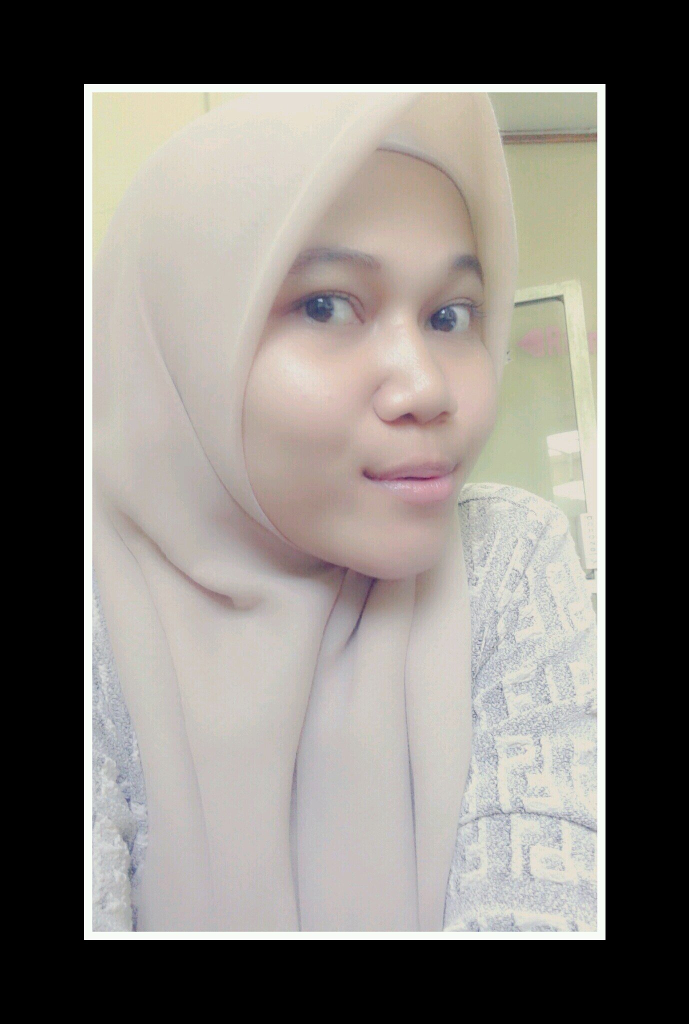 RezkyTriUtami02's profile picture. 