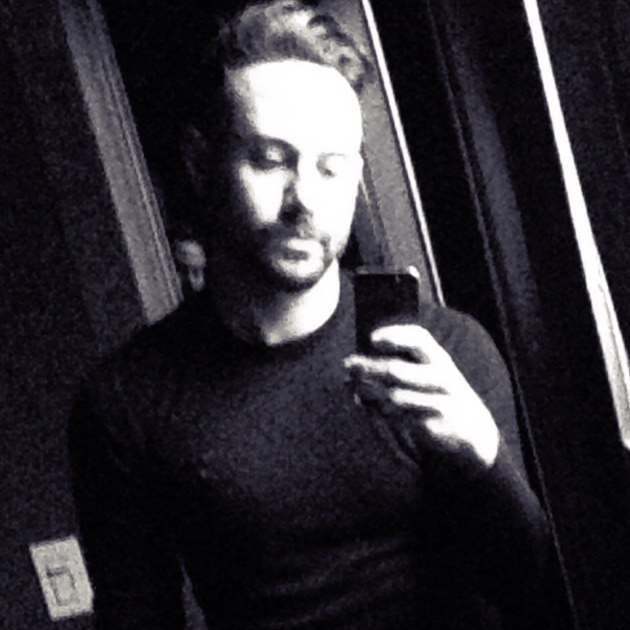 RiskyyBrunzz's profile picture. [RP] Single. Literally can't stop saying literally.