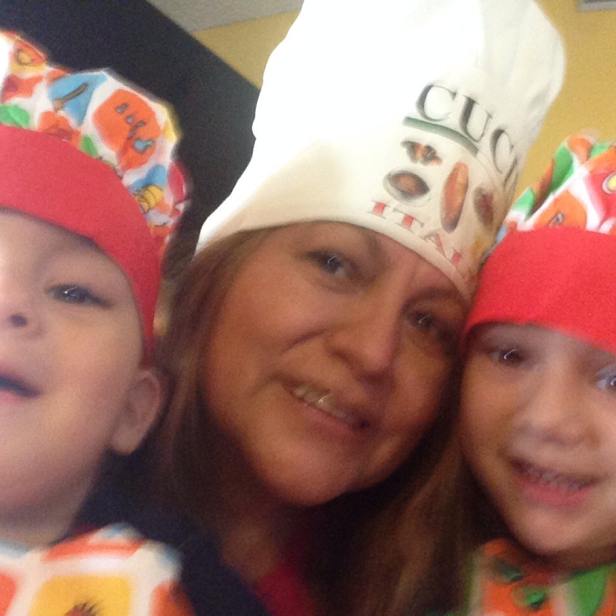 Peruana orgullosa de ser la madre mas dichosa por tener unos hijos y nietos maravillosos.
Y cocinar la comida mas deliciosa del mundo!!