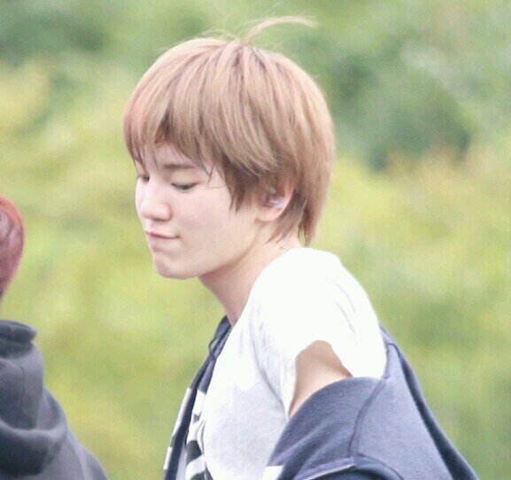 JUST FOLLOW @jeilainspirit INSTEAD!!!!! she is nice and she likes infinite so much!