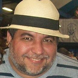 Professor, pesquisador de samba e cultura popular.