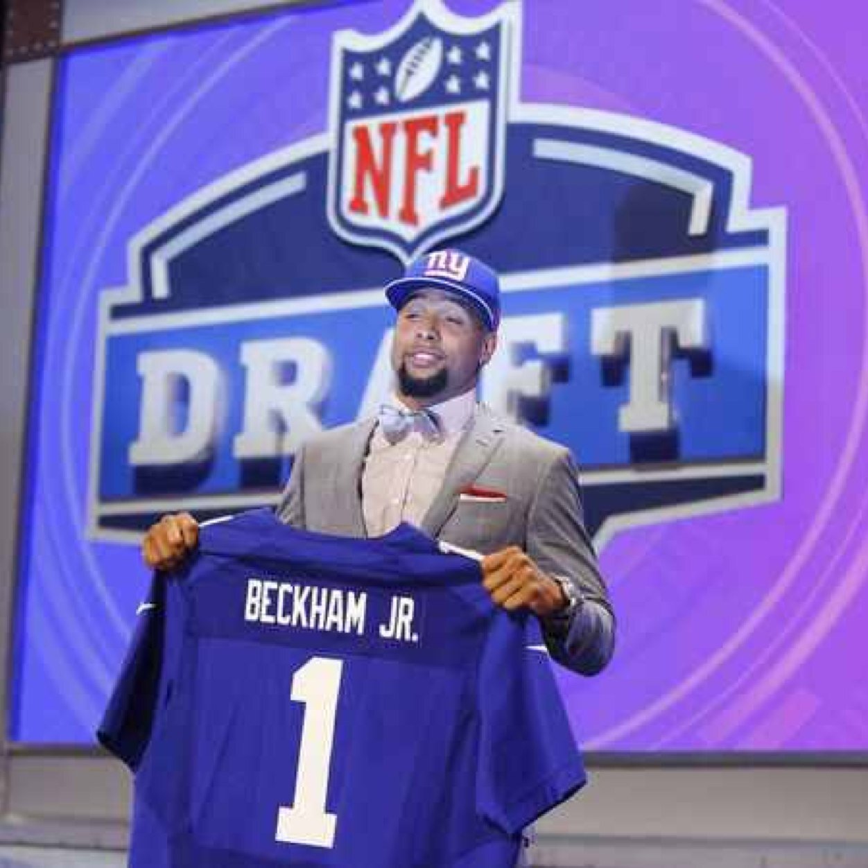 I'm Odell Beckham Jr. I'm the best receiver to ever live. If you don't know who I am, you've never watched sports a day in your life. #NYGang
