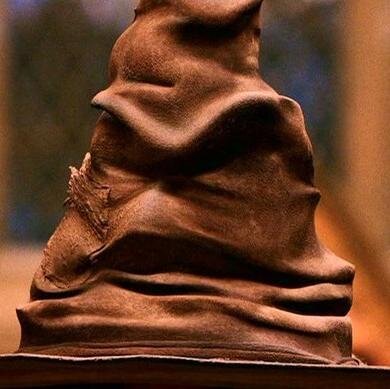 sortinghat_hr's profile picture. no нay nada en тυ caвeza qυe yo no pυeda ver, ¿a qυe caѕa ιraѕ? II ѕorтιng нaт oғ  @hogwarts_rol.