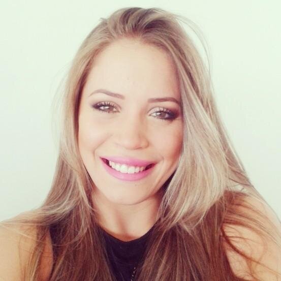 Pernambucana, 21 anos, modelo, futura publicitária e amante da simplicidade.