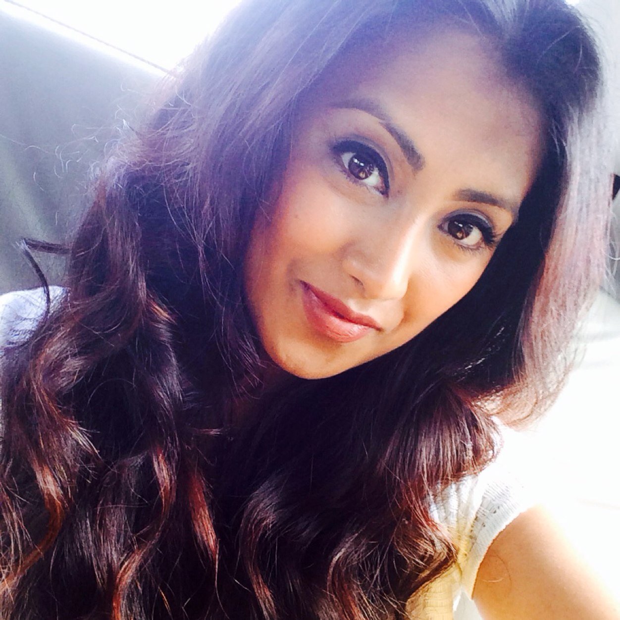 IreenBary's profile picture. Official TV HOST for B4U Movies/Music TV Network@THEOFFICIALB4U & Actress