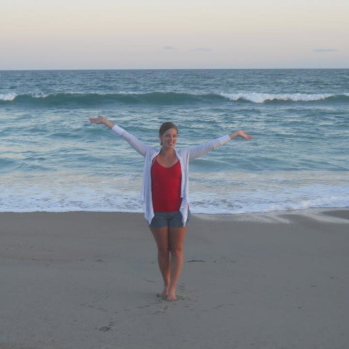 re_johnson722's profile picture. 