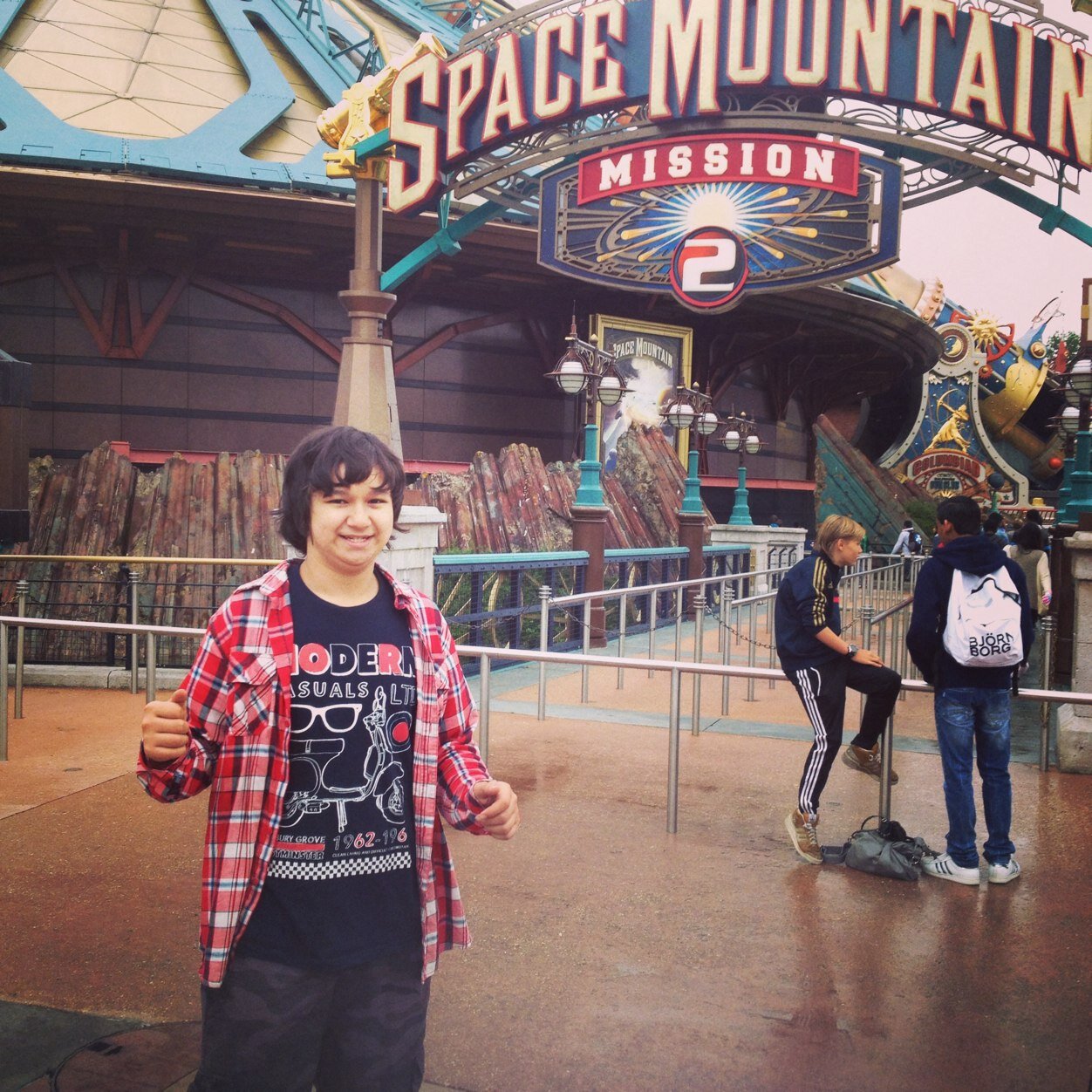 hi my nom is douglas and i like anime, gamez and other things.