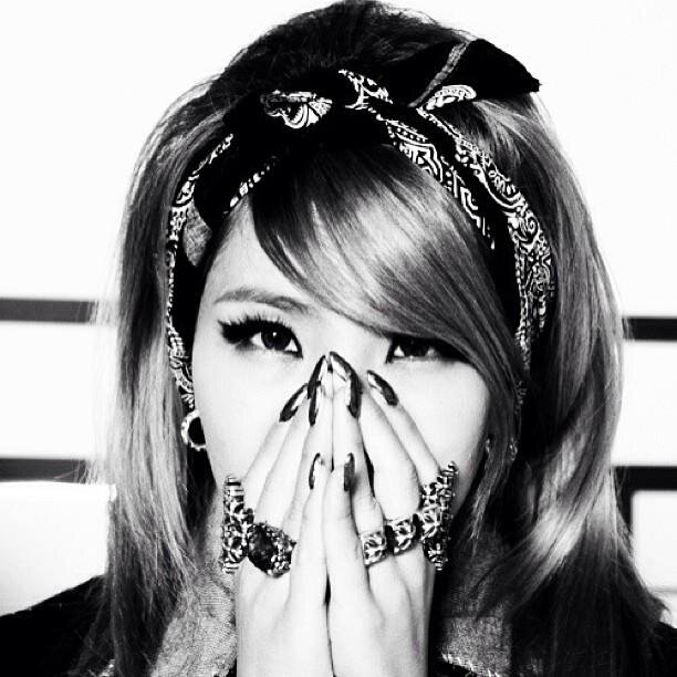 ◢[ GL [ MystaryJL◤
-  
صوت رئيسي + قائدة الفرقه + رابر