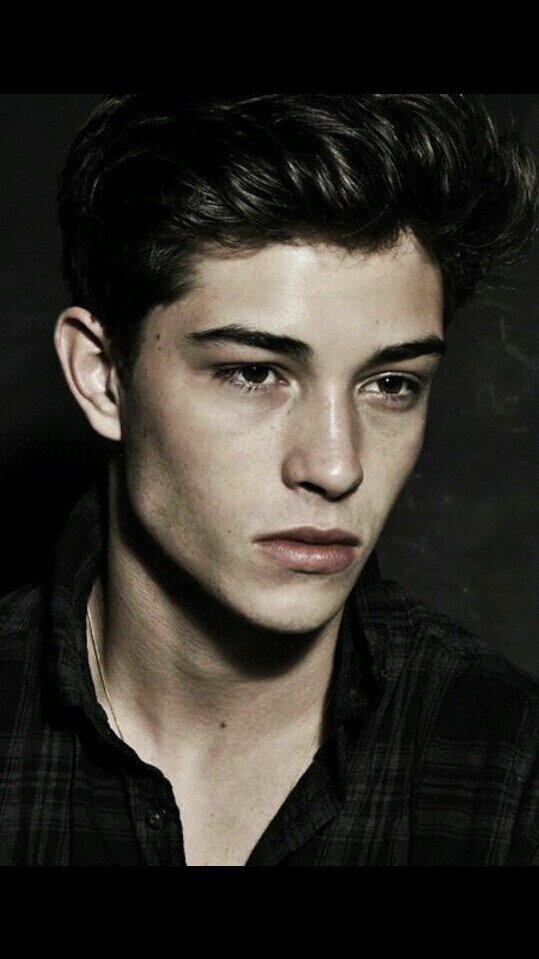 VampOfTheNight's profile picture. I'm the leader of the vampire's who live at The Hotel Of Death. I will protect -my- Nephilim @RuneMorningStar with my life! ||I'm a Claimed vamp||