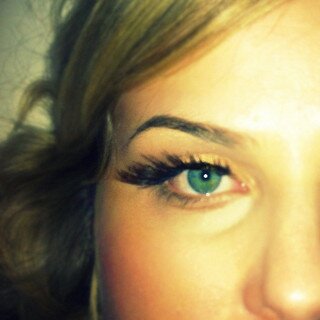 funaguila661's profile picture. Lo que la gente no sabe, es que un todo va a estar bien acompanado con un abrazo es el combo perfecto para sentirse mejor.