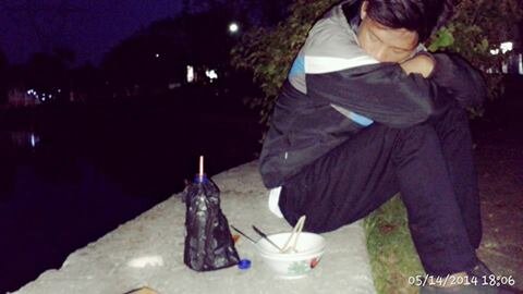 watsapp Pin  _Umur 20 thn_  Mau cari yg dewasa jadi bf yang seriusss.