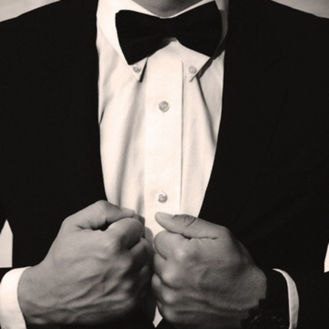 Tweeting with style. Let's talk about #luxury / #travel / #design