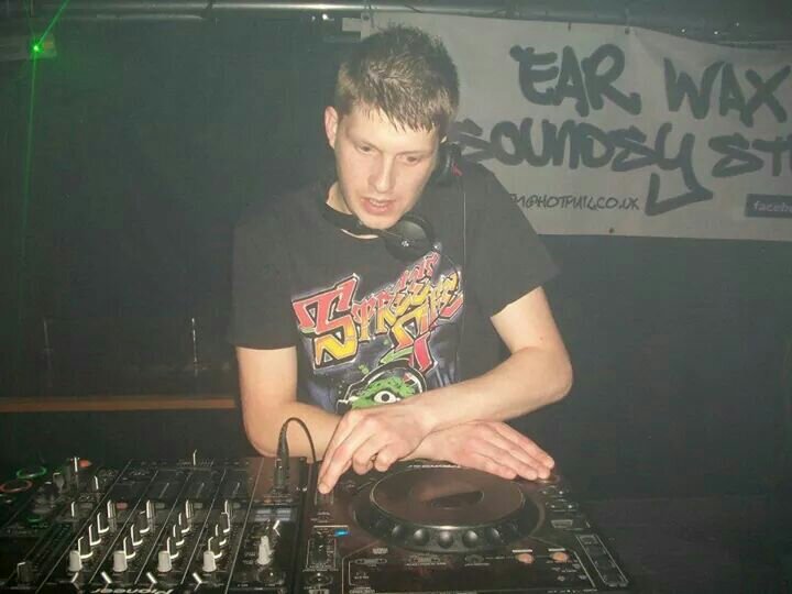 I like the beats funky and the bass wobbly. 

            
F1, MotoGP & Tottenham supporter.