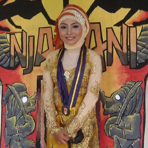 Ariani|23|KPJ'14 UGM