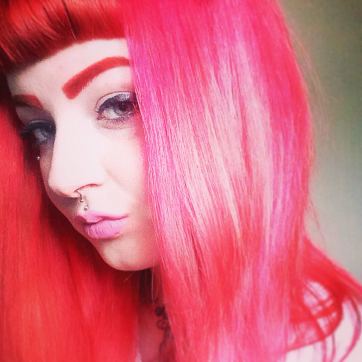 TowersJess's profile picture. Yo! I play bass in @bandtowers.